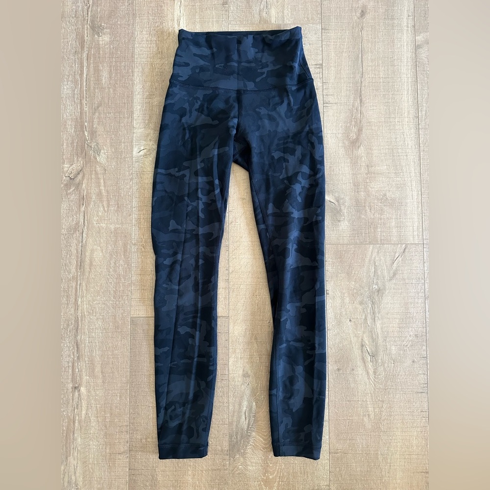 Like new Lululemon Wunder Train High Rise 25 inch Leggings, size 2